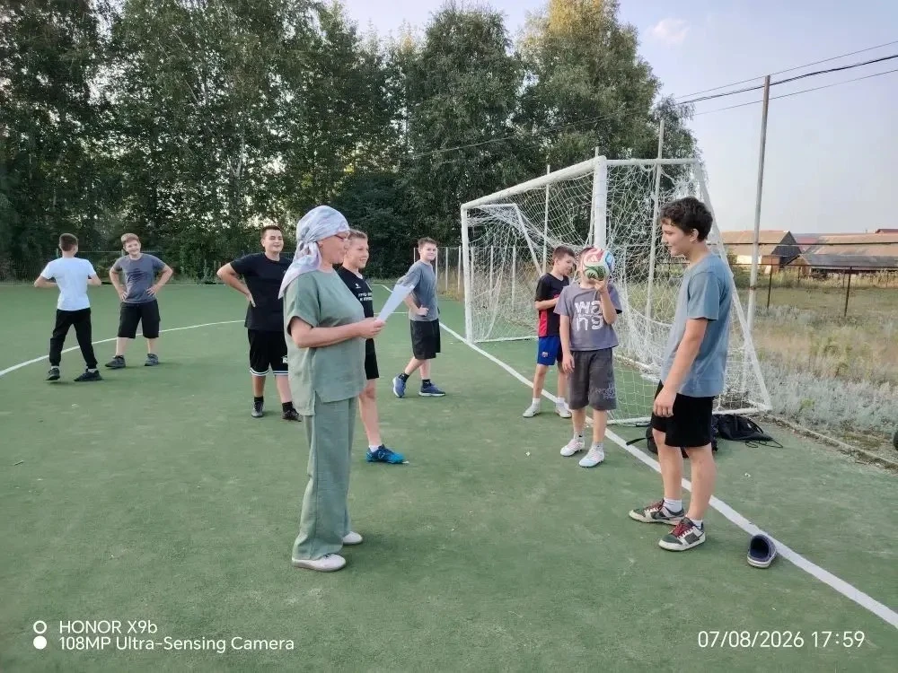 Спортивная площадка на день превратилась в «Страну Спортландию» — здесь  прошла познава...
