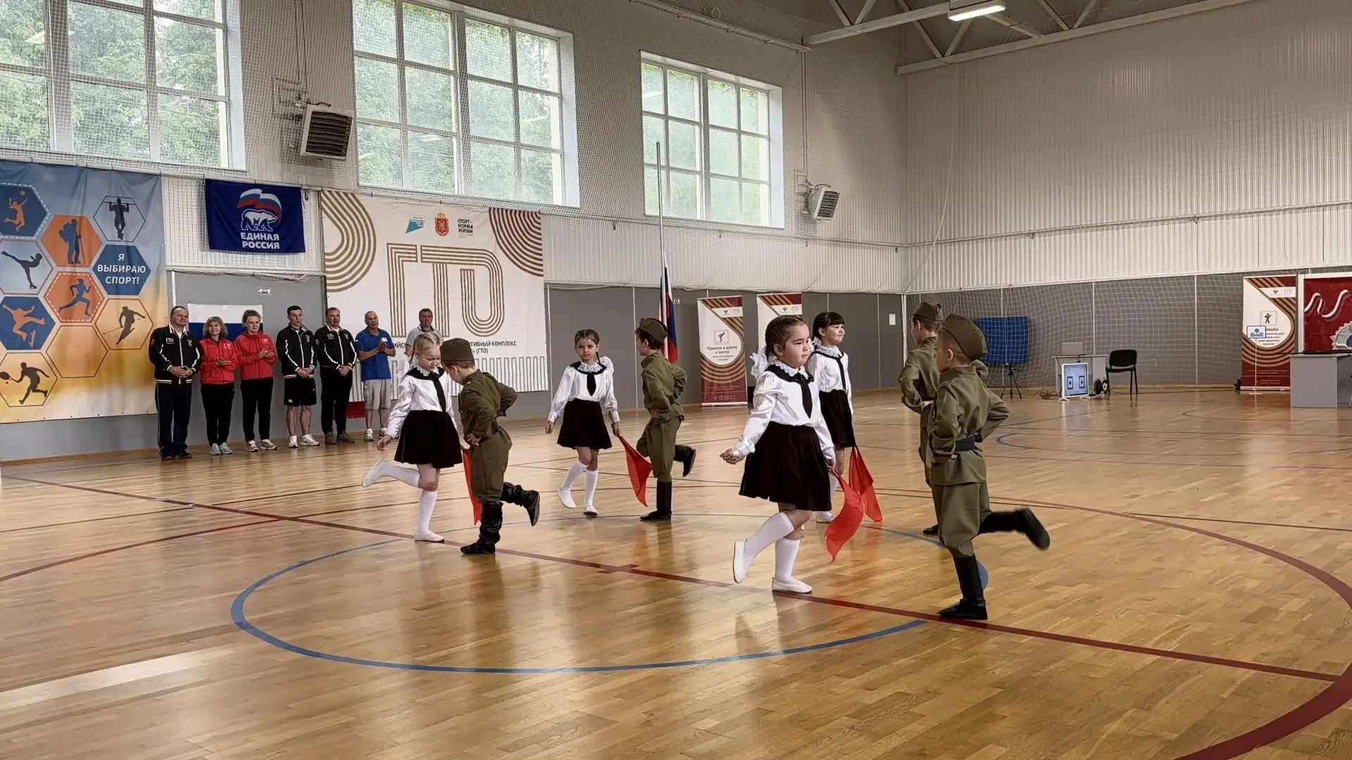 Наш танцевальный коллектив приветствовал участников регионального фестиваля ГТО среди с...