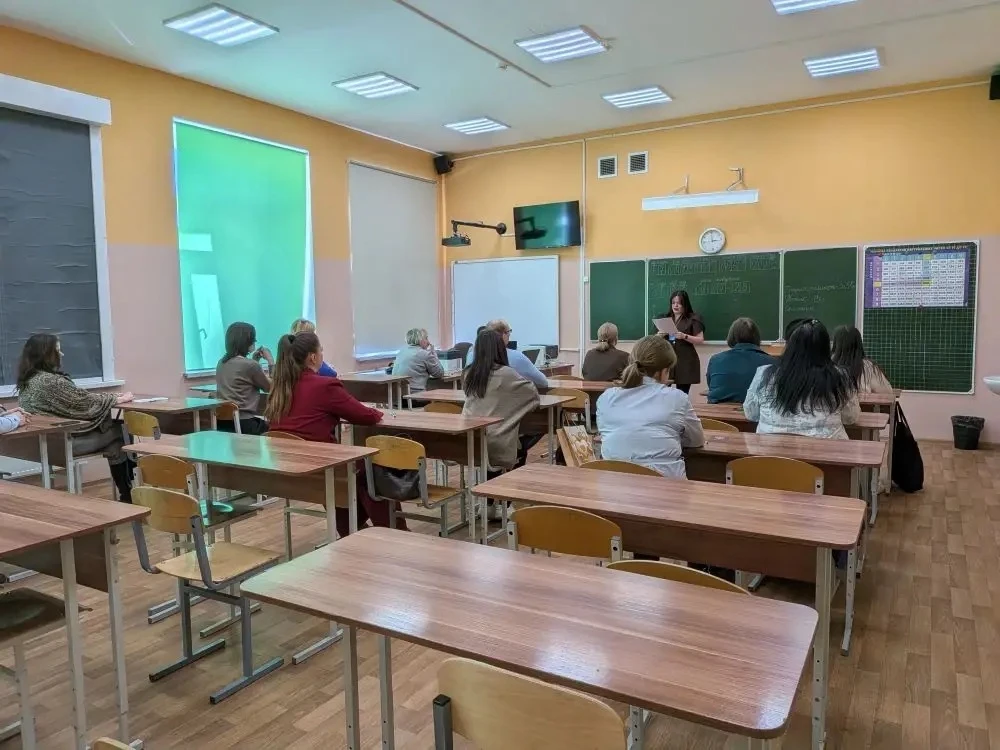 📝 Взрослые за партами: как это было?  Сегодня, 8 апреля, в стенах Колтушской школы было непривычно т