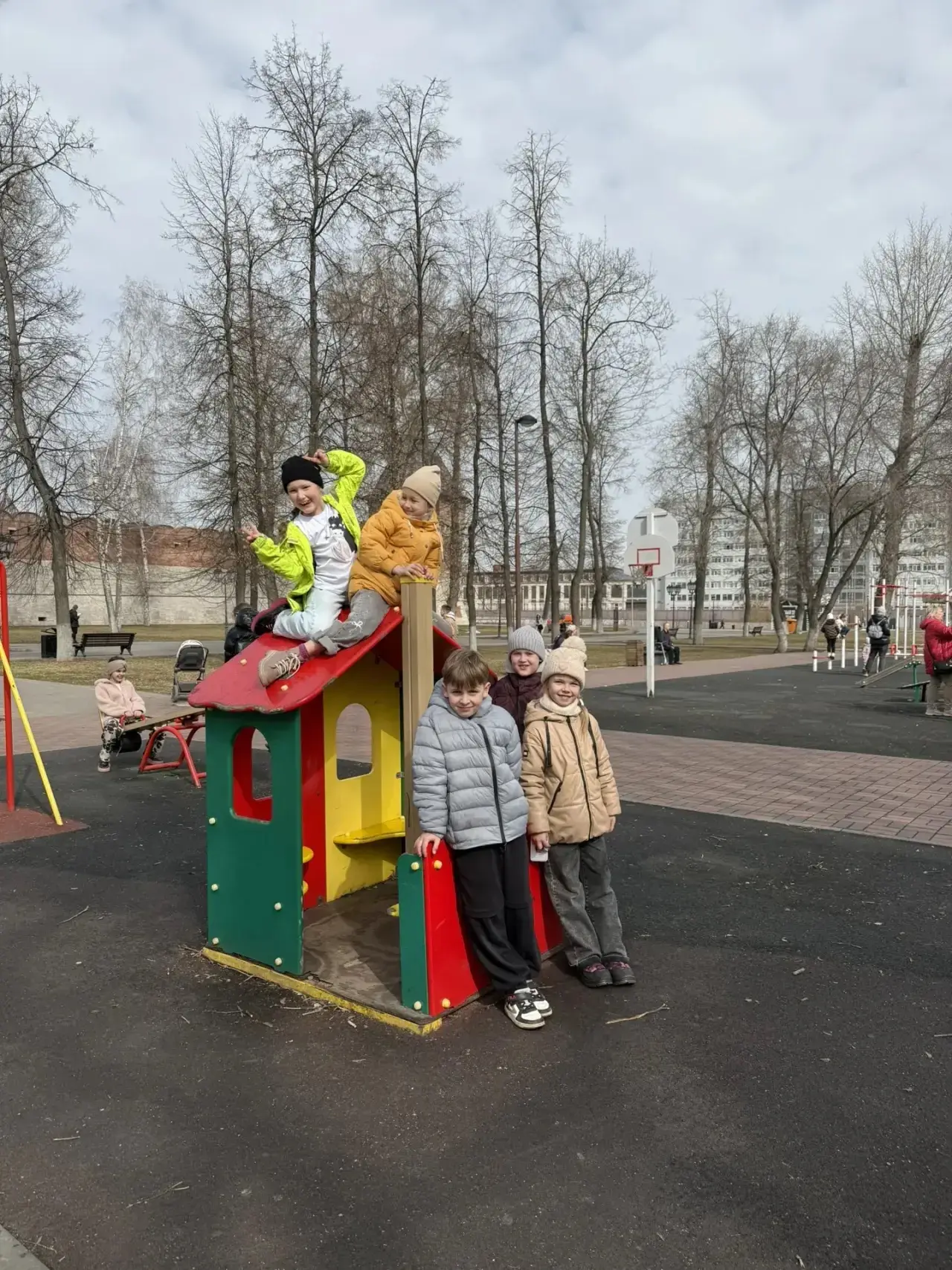 🎭  День 2 в лагере: входим в роль!  Сегодняшний день прошёл под знаком творчества и перевоплощений. 