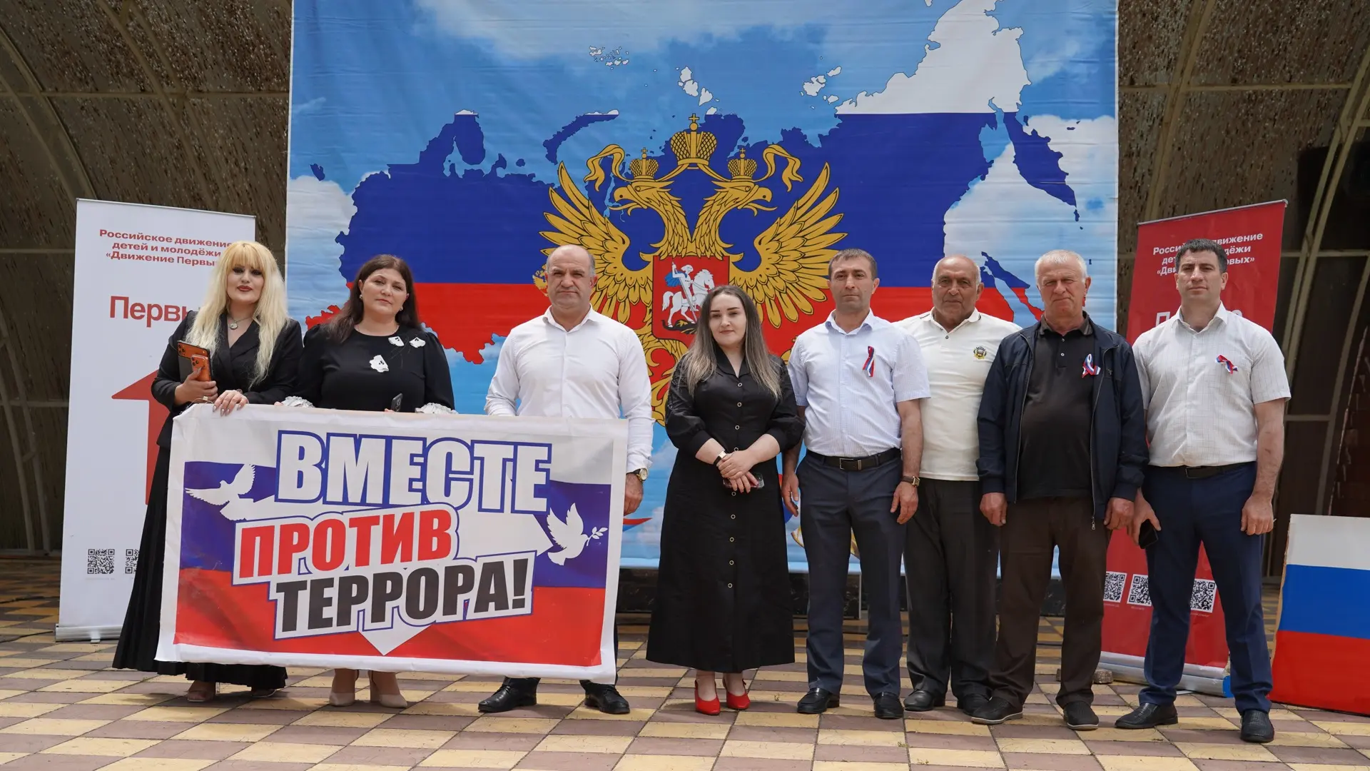 Сегодня в Хивском районе прошло патриотическое мероприятие, приуроченное ко Дню России.  
Открыл мер