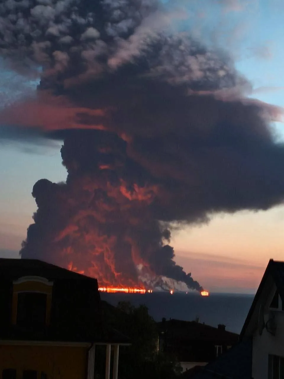 🚢 В Чёрном море атаковали танкер с нефтью