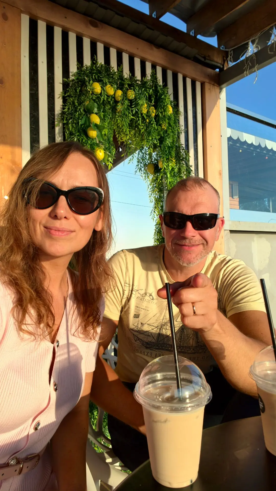 😍🍹На закате, со стаканчиком кофе со льдом. Романтическое окончание жаркого дня! Мы да...