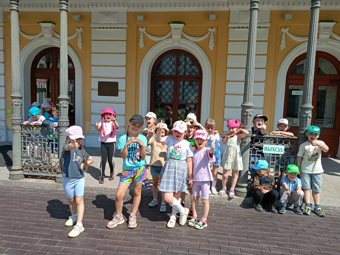 Какая красота есть в нашем городе!

Сегодня мы с ребятами побывали на экскурсии в Императорском путе