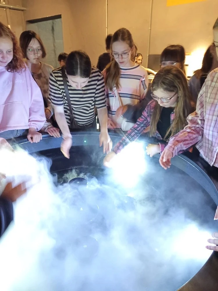 🔬 На каникулах с пользой! ✨  Во время каникул учащиеся 5Л и 7Д классов посетили интерактивный музей 