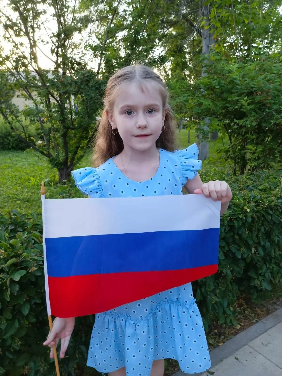 🇷🇺 Украсим город триколором вместе!