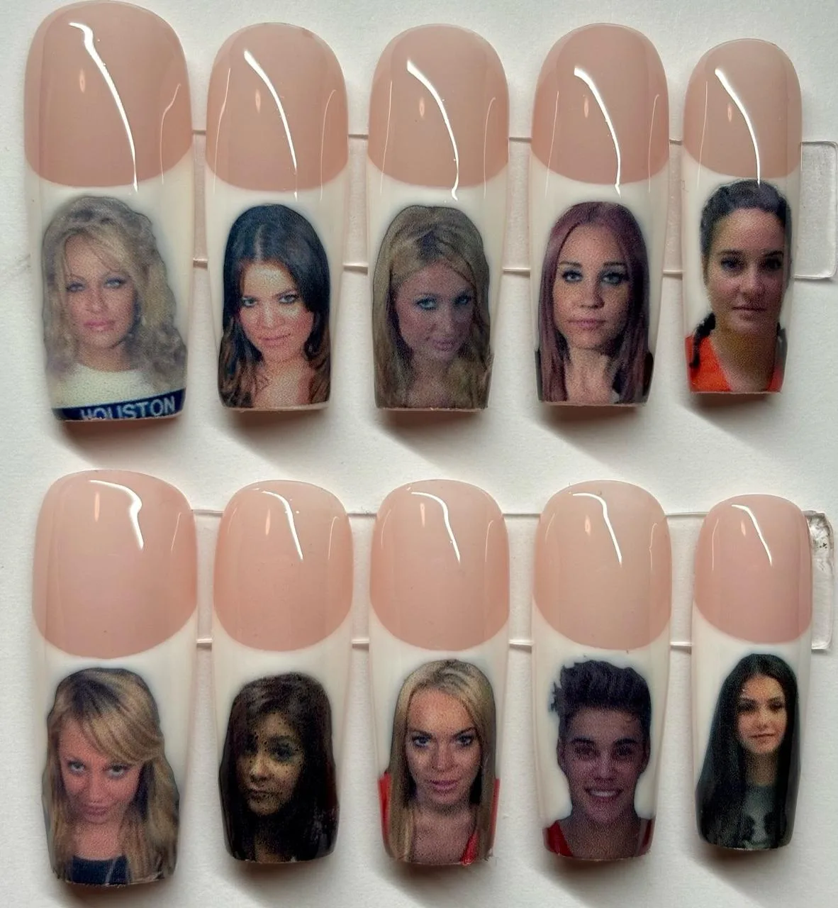 Нейл-мастерица из США под ником pimppmynailz сделала накладные ногти с магшотами известных нарушител