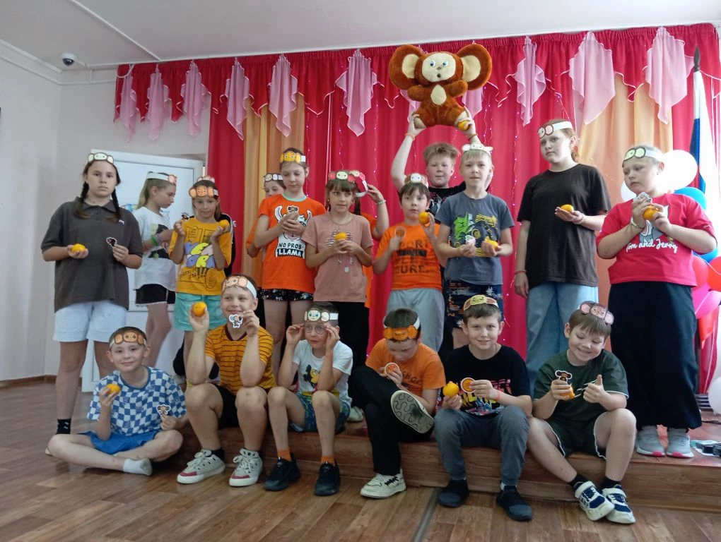 ✨ Чебурашка‑пати в школьном лагере: море улыбок и апельсинового настроения! ✨

Сегодня в нашем школь