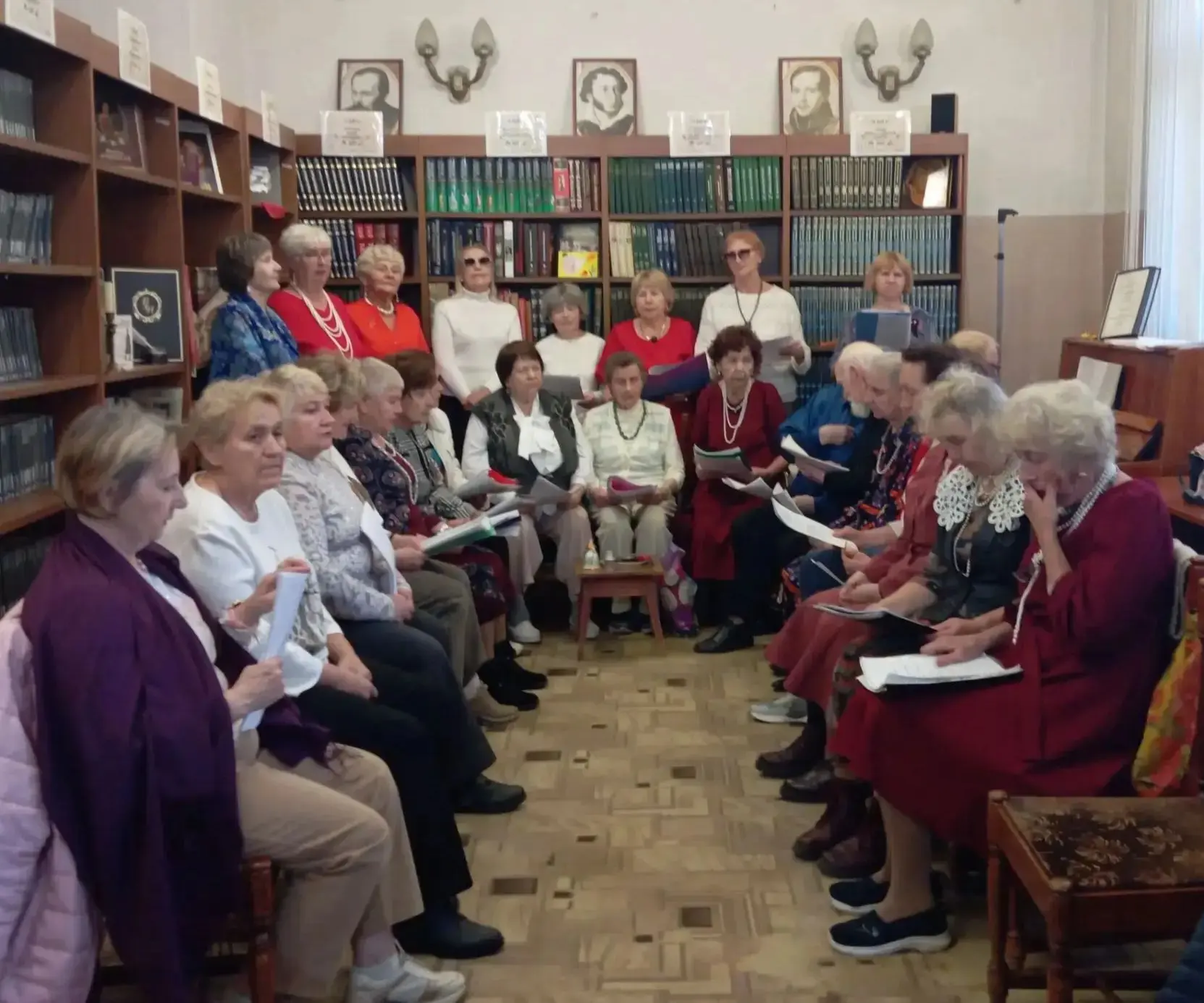 В Центральной библиотеке состоялся замечательный концерт хора «Вдохновение» — «Славим в...