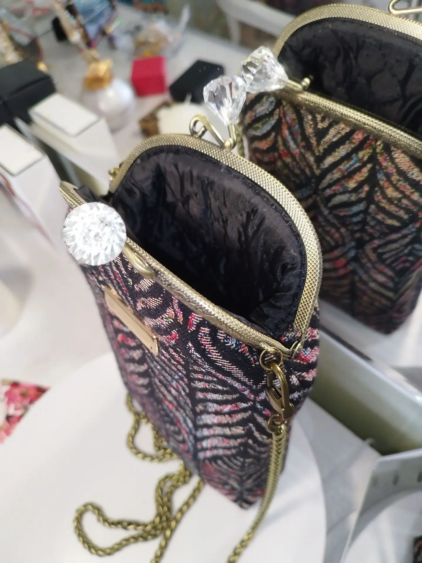 Изысканная сумочка Missoni nero от MAGCCELLO — воплощение элегантности и утончённого ст...