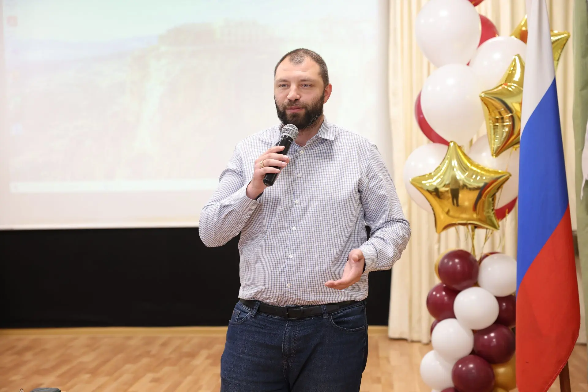 🎓 Особенный день для особенных выпускников ТК21

В ТК21 состоялось торжественное вручение свидетель