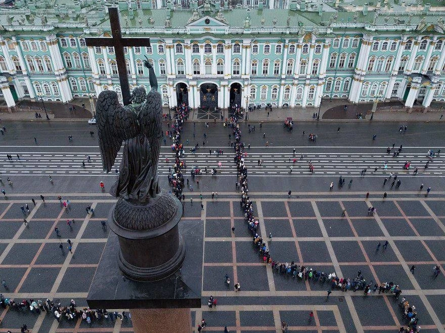 В Эрмитаж ходить днём станет дороже на 500 рублей.