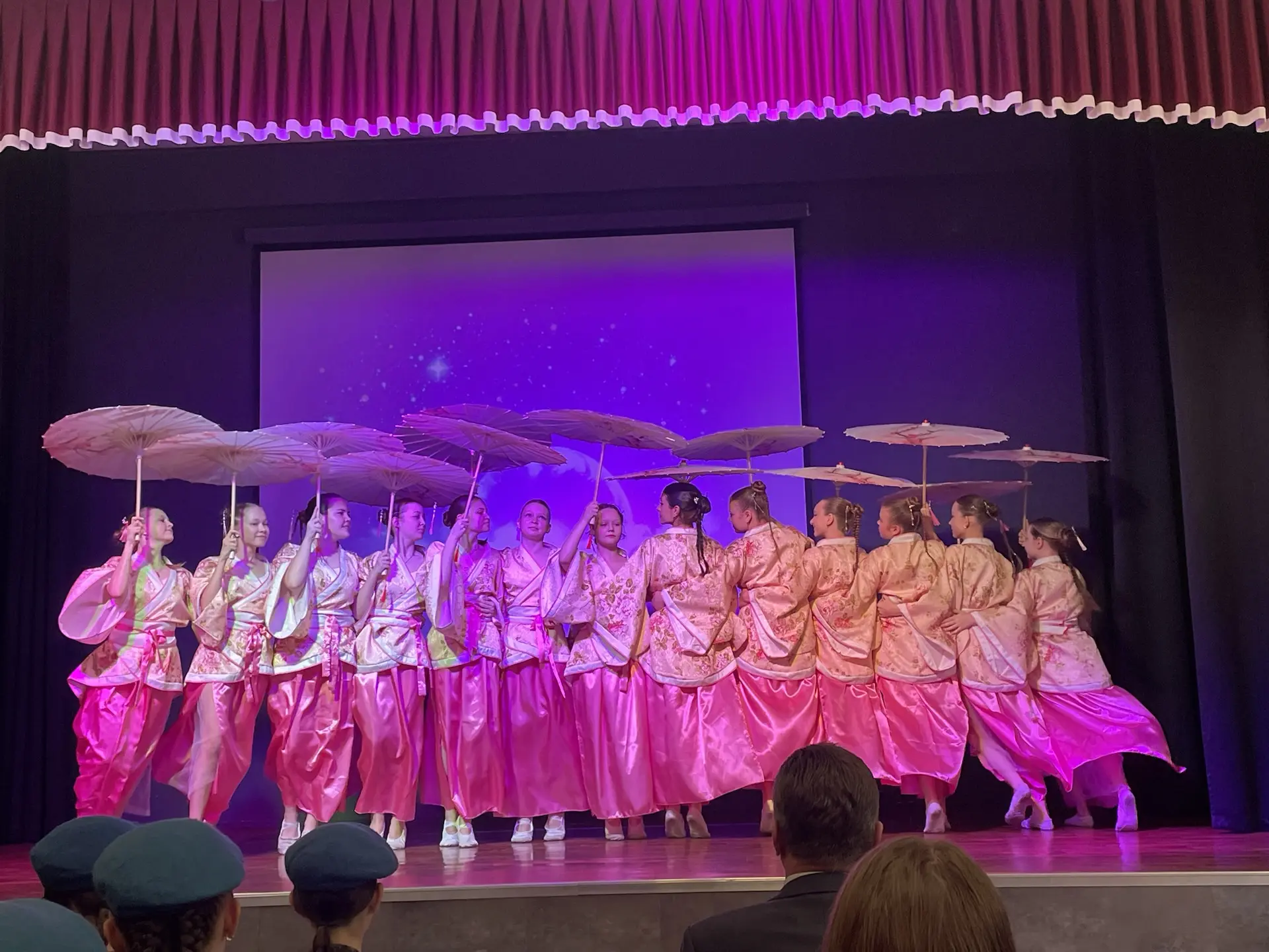 Наши созвездия 🤩 🔥 Мы гордимся всеми звездочками и наставниками нашей школы! Желаем дальнейших успех
