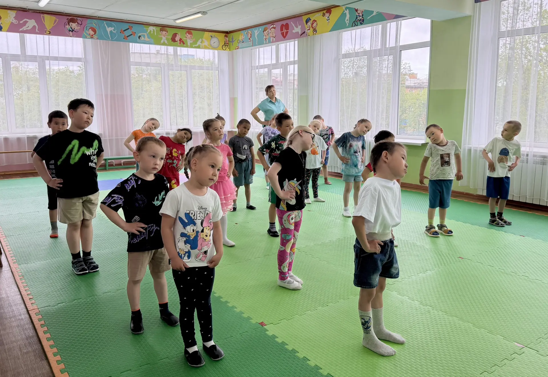 ☀️ Каждое утро в нашем детском саду начинается с зарядки! 💪🏃‍♂️

Мы убеждены: хороший день начинае