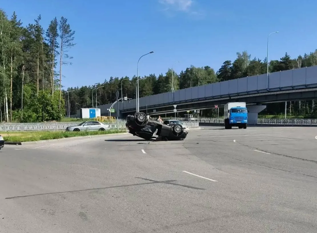 ⚠️На Змеиногорском тракте в Барнауле перевернулся автомобиль

Авария произошла сегодня. Подробностей