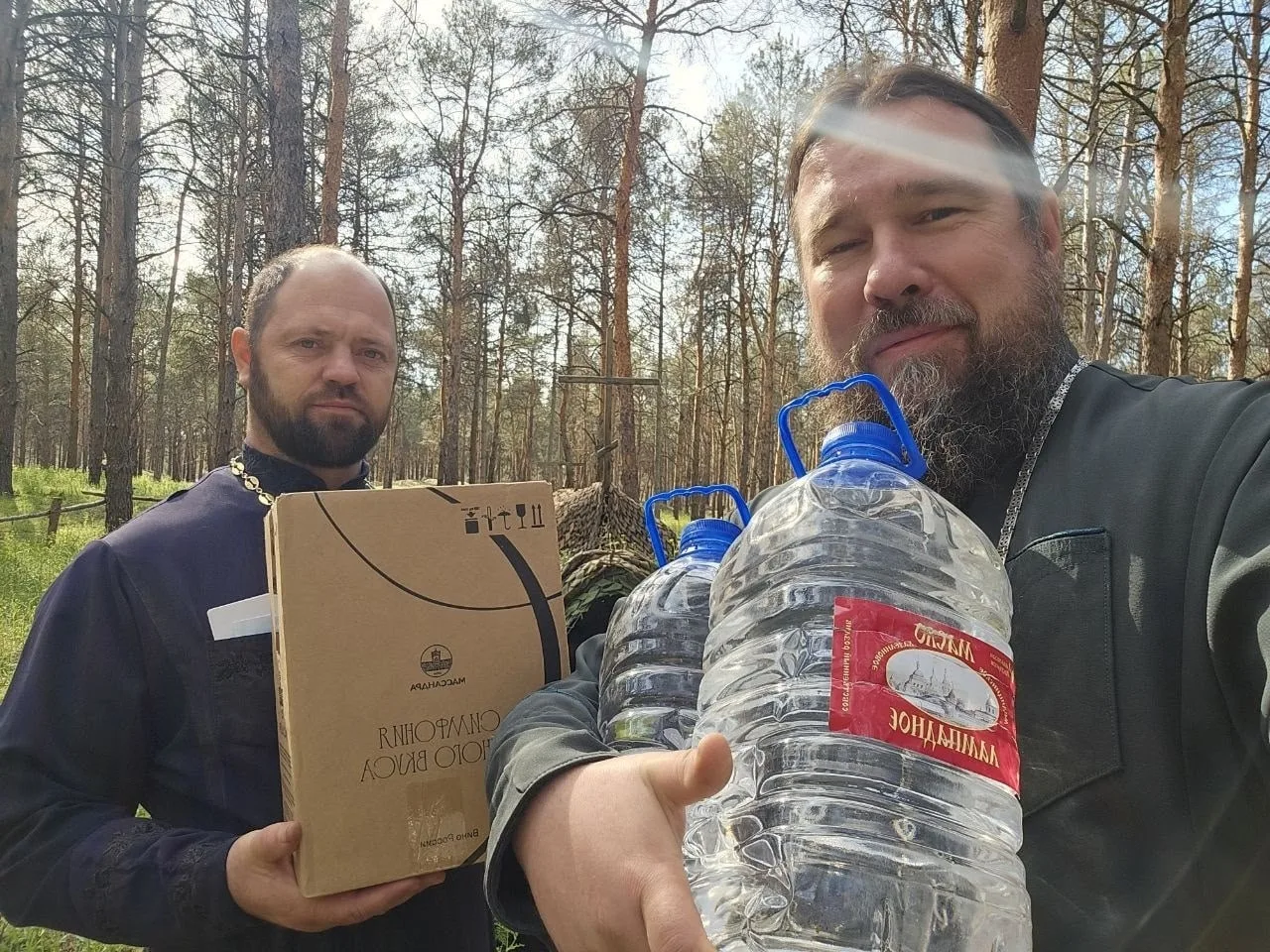 🇷🇺 Крым продолжает поддерживать бойцов на передовой  Жители Крыма, волонтёры, школьники, студенты и 