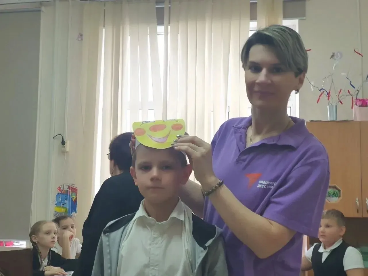 О ДНЕ ТЕАТРА   ✏️26 марта  во 2 "Г" классе прошло мероприятие ко Всемирному Дню Театра, организованн