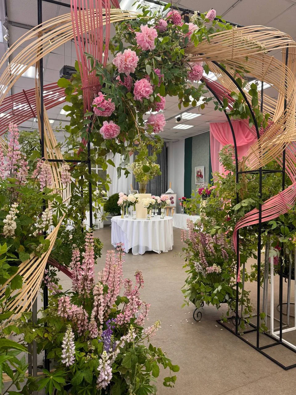 Ежегодная выставка пионов 🌸

⏰ 20-28 июня 10:00-17:00

Выставка «Пионы Северной столицы» демонстрир