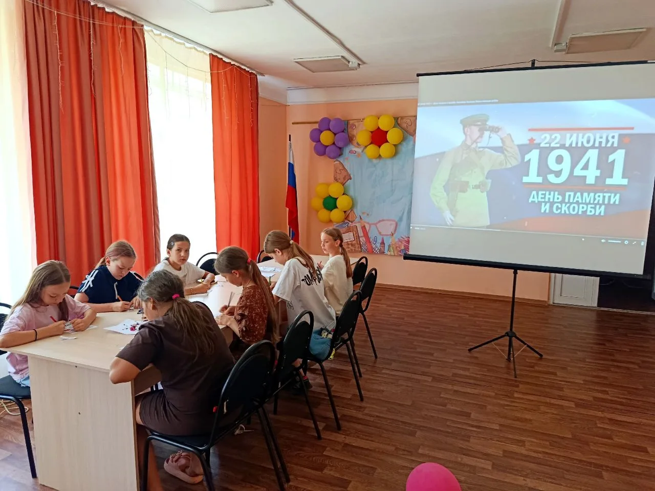 В День памяти и скорби, 22 июня, в МБУДО "Тельмановский ДДЮТ" на летней досуговой площадке состоялос