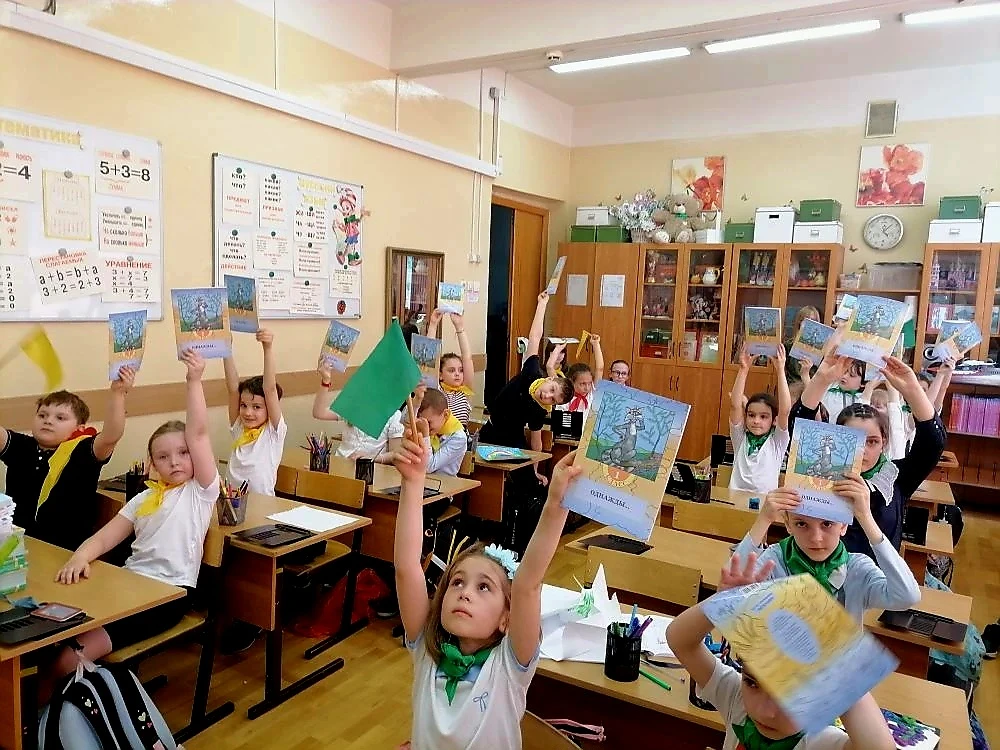 1"А" КЛАСС: ПЕРВЫЙ ШКОЛЬНЫЙ ГОД – В КОПИЛКУ!  💫 Вот и пролетел первый учебный год для наших первокла