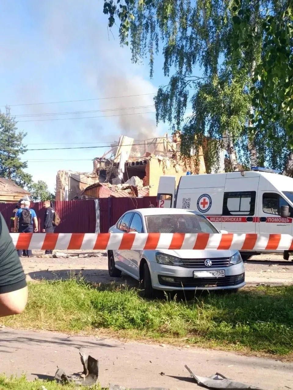 Власти Подмосковья сообщают, что ночью в результате падения беспилотника в Егорьевске з...