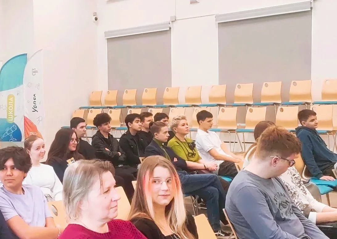 🧭 Самый верный путь к успеху – это правильно выбранная профессия.   📋 И чтобы помочь нашим ребятам о