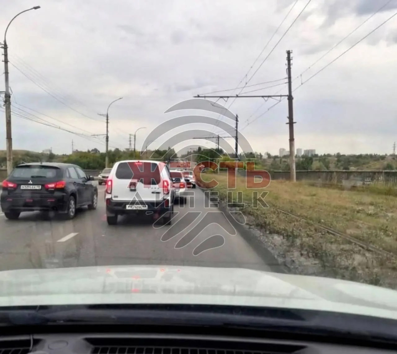 ⚡️Жители жалуются на огромные пробки на Октябрьском мосту