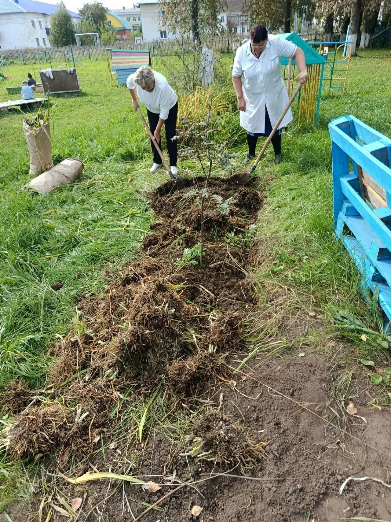 В рамках проведения Чистой пятницы в Калтасинском районе, коллектив нашего детского сад...