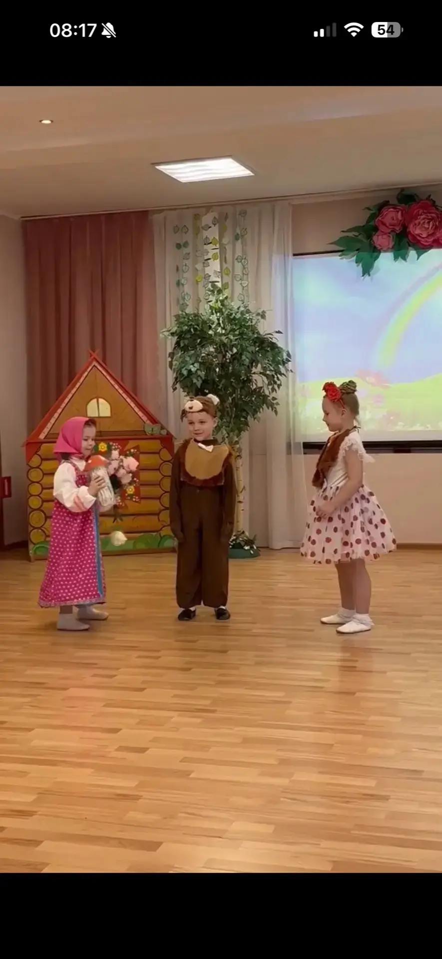 Лесные сказки ожили на сцене 🌿  🪆В дошкольном корпусе «Искорка» прошел яркий и добрый спектакль «Лес