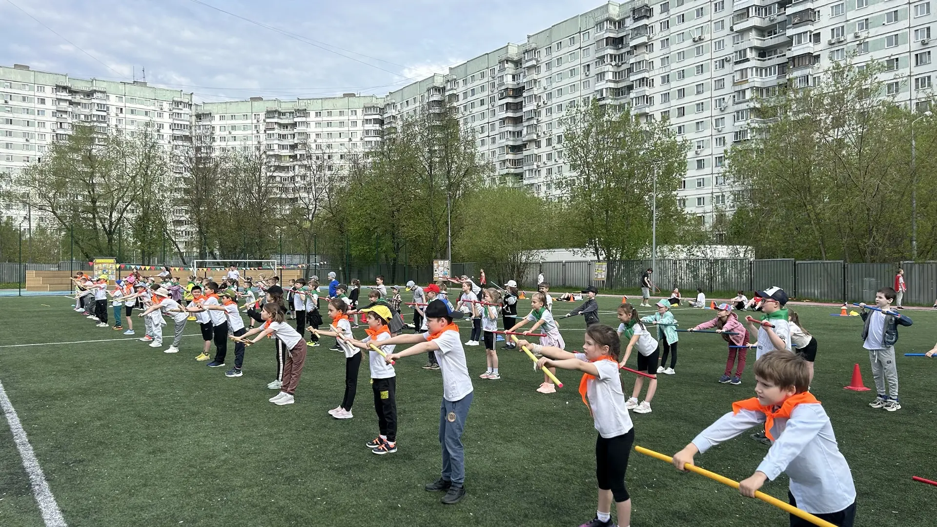 ❤️Грандиозный урок здоровья  для ребят начальной школы!   Вот это был заряд бодрости! Наши активисты