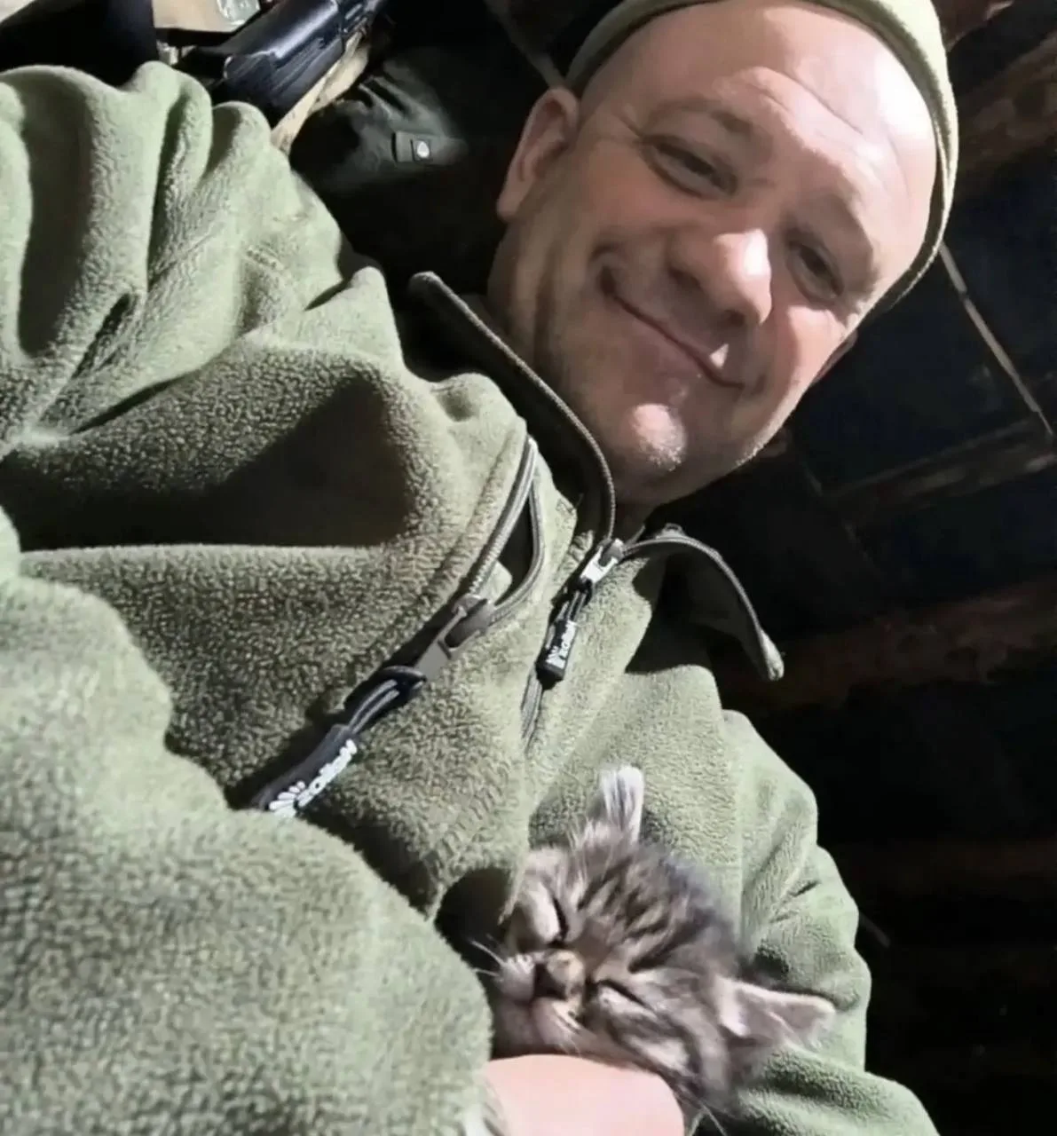 Боец спас котёнка на передовой и назвал Мусей ❤️