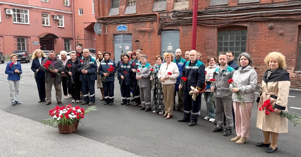 Сегодня – День памяти жертв блокады Ленинграда. По традиции машиностроители возложили ц...