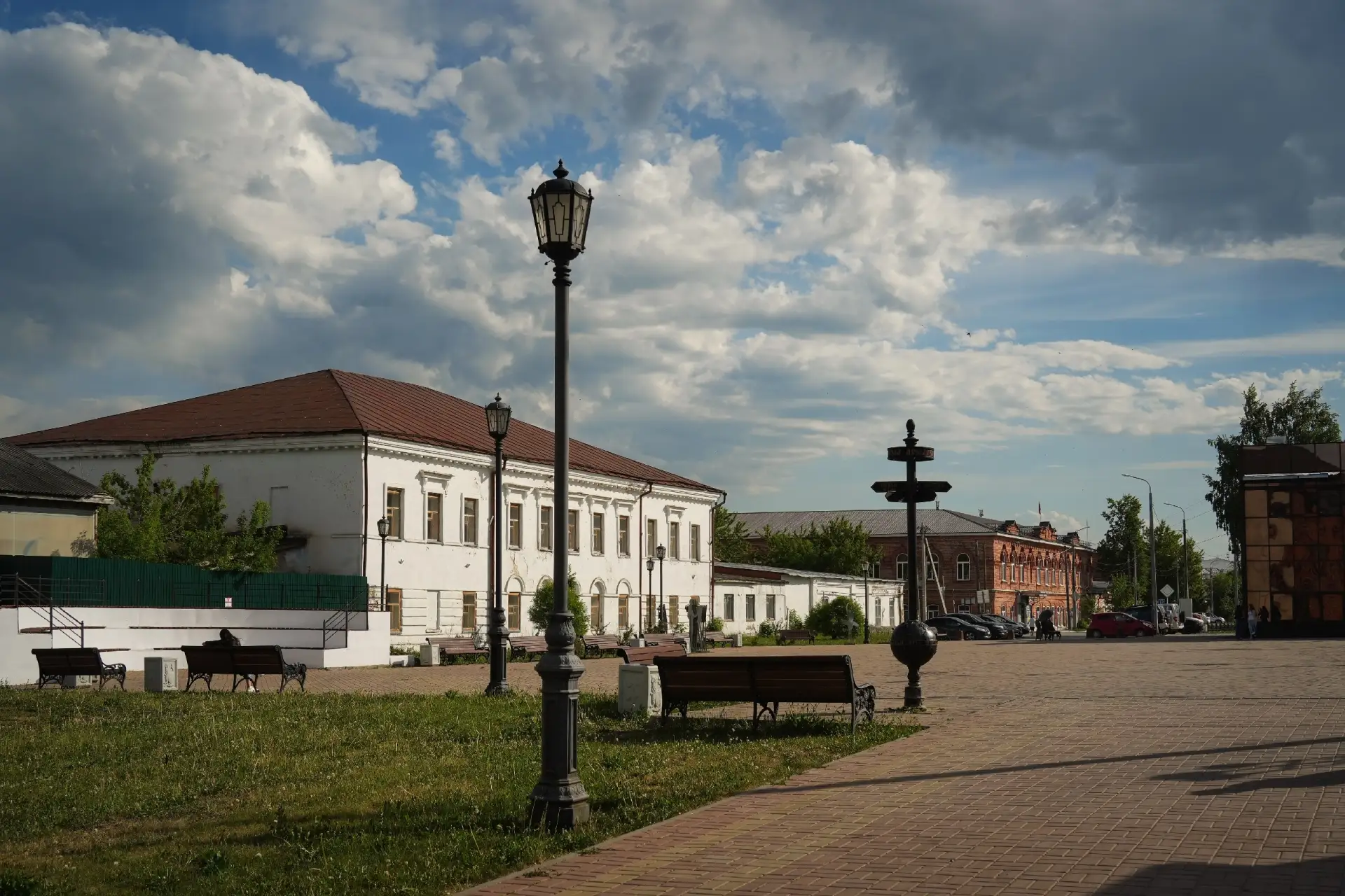 Вид на площадь искусств с набережной.
Фото: Наталья Домницкая