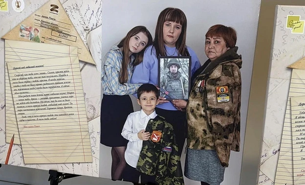 🖼 «Семьи Героев»: на автовокзале Кирова открылась фотовыставка
