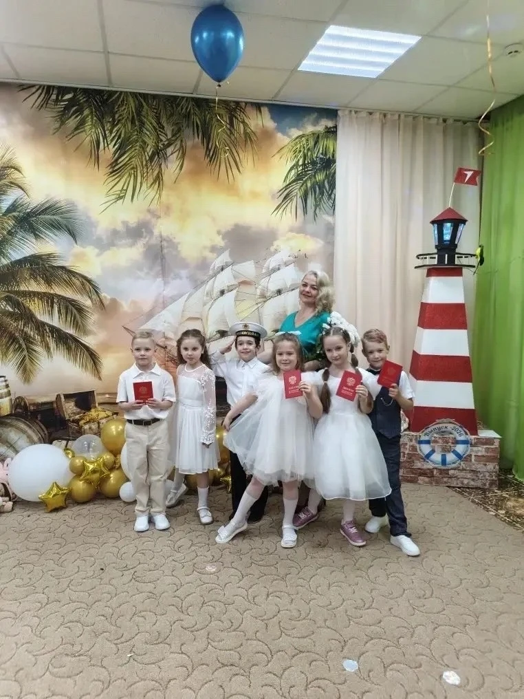 Вот и отгремели выпускные в «Ромашке».