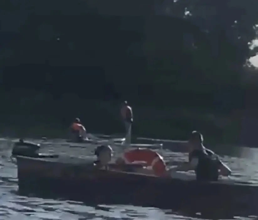 В центре Ярославля спасли тонущую девочку

Трагедии удалось избежать...

13 июня, на пляже «Подзелен