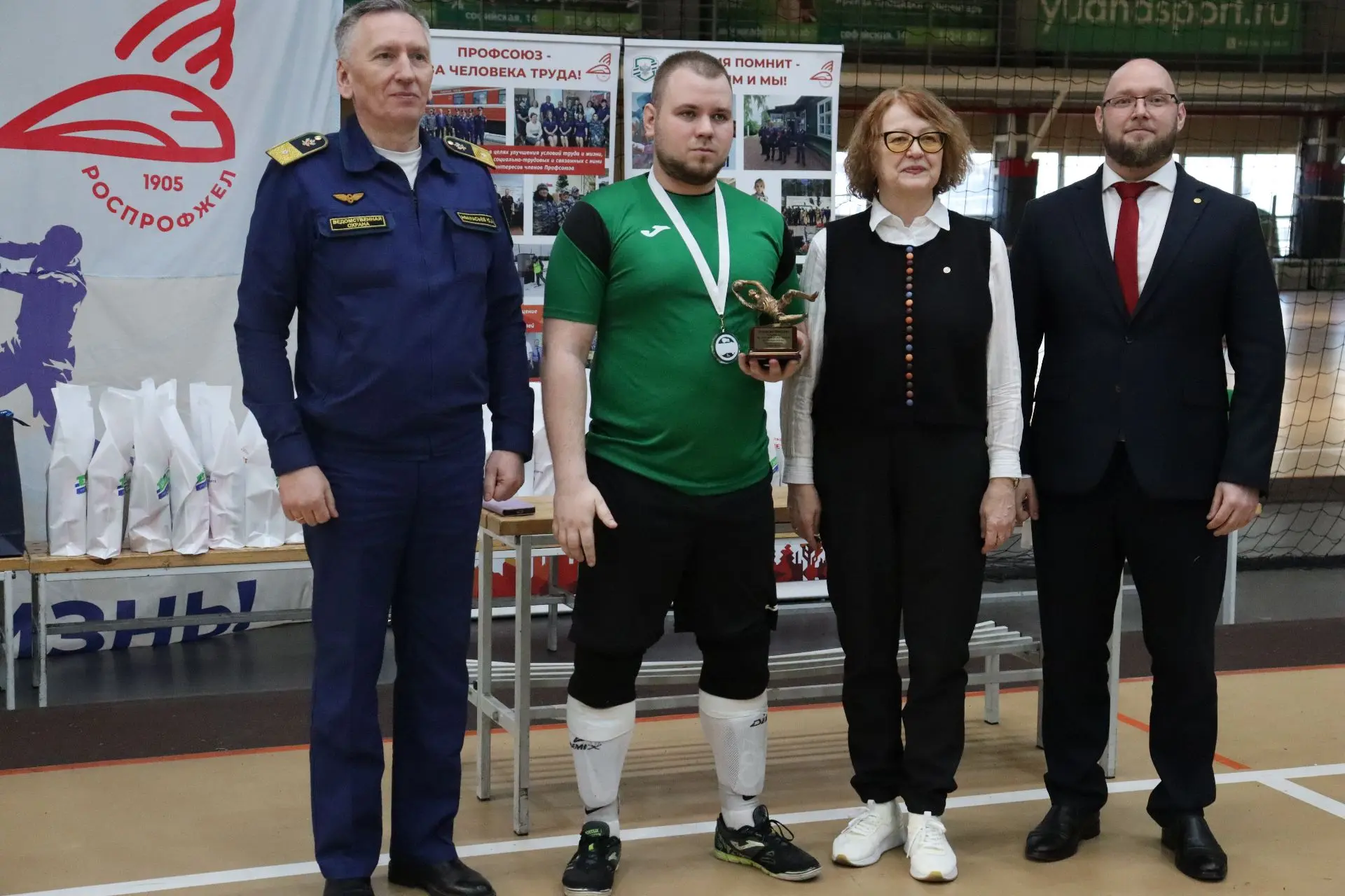⚽ СПОРТ, ЭНЕРГИЯ И ЖИЗНЬ! ⚽  В апреле в Санкт-Петербурге прошёл традиционный турнир по мини-футболу 