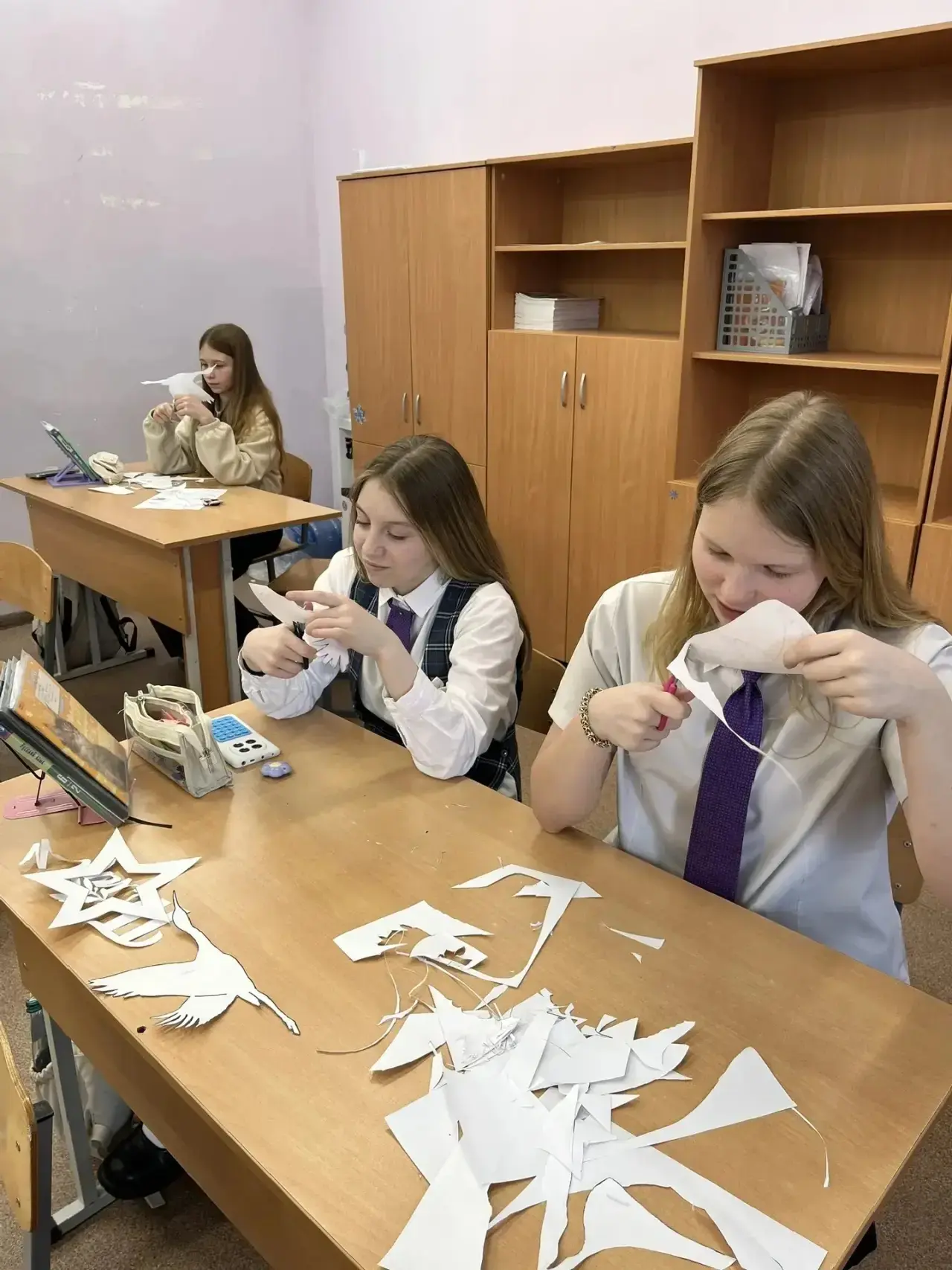 "Окна Победы" – это традиционная акция, которая проходит в преддверии празднования дня Победы. Это о