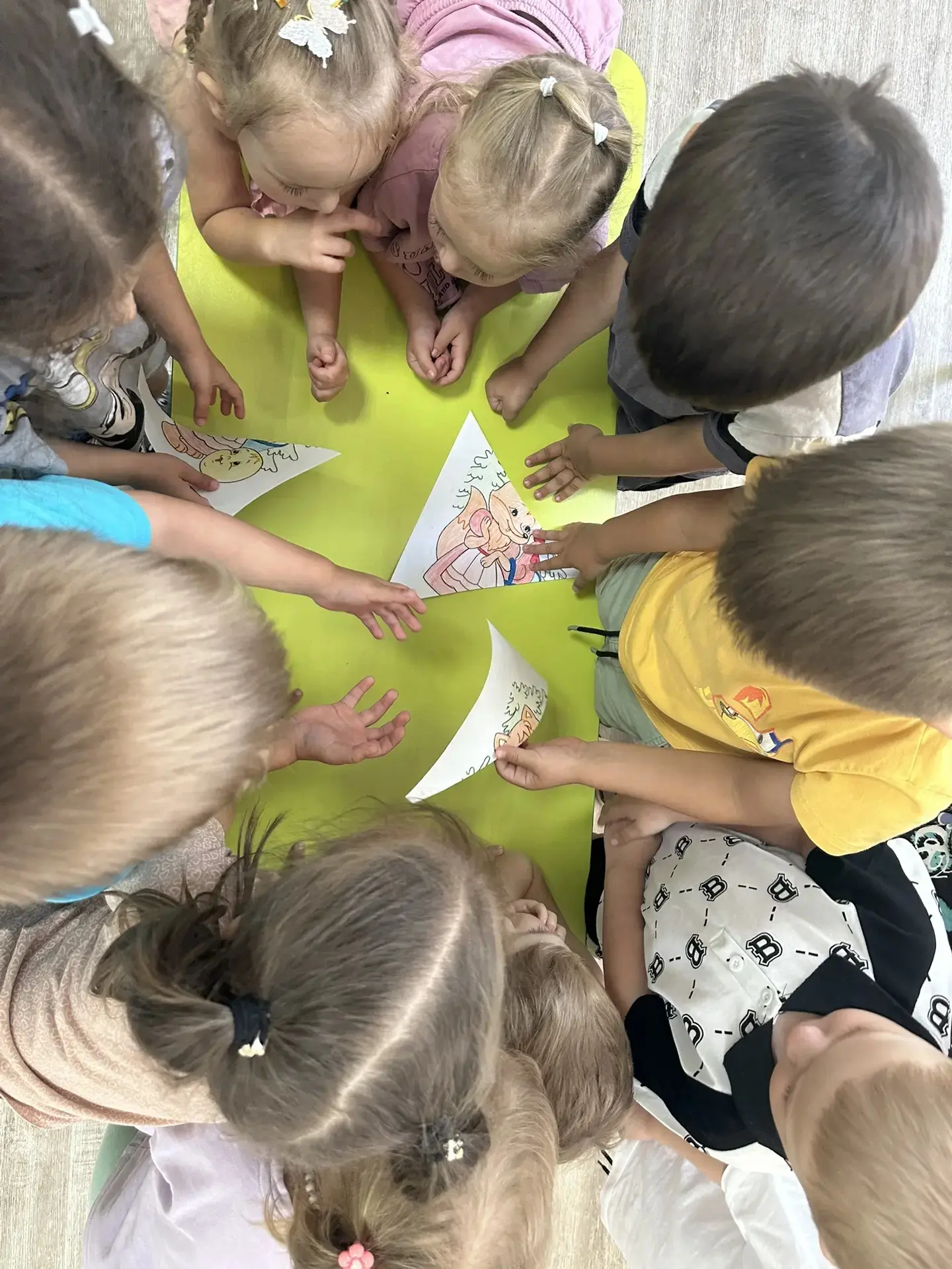 А вы угадаете сказку по одному описанию? 📜✨

📚В нашем детском саду сегодня было по-настоящему сказ