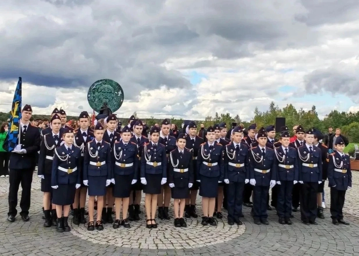 Будем достойны: делегация Никольского поселения почтила память Александра Невского