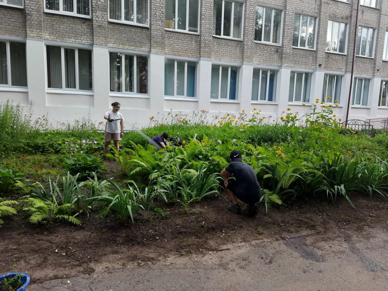 Большая школьная уборка: готовимся к приёмке!

Лето в самом разгаре, но для нашей школы это самая от