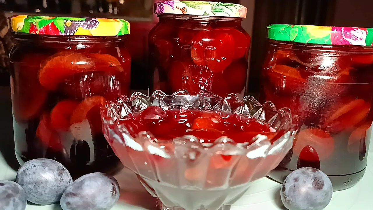 🍒 Варенье с целыми половинками слив в прозрачном сиропе
Сливы желательно брать спелые, с хорошо отд