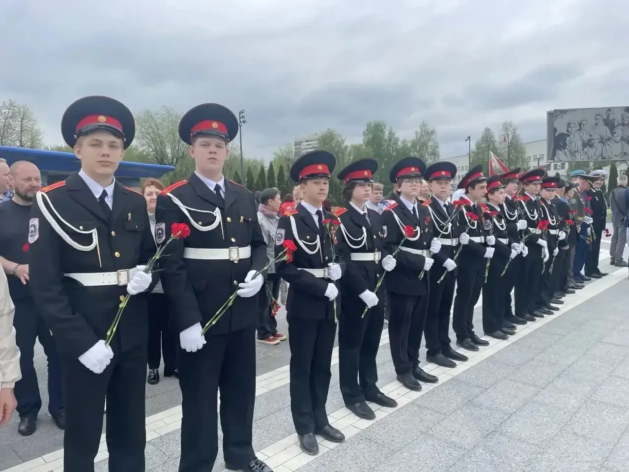 Сегодня, на кануне праздника великой Победы, кадеты и педагоги нашего лицея приняли участие в торжес