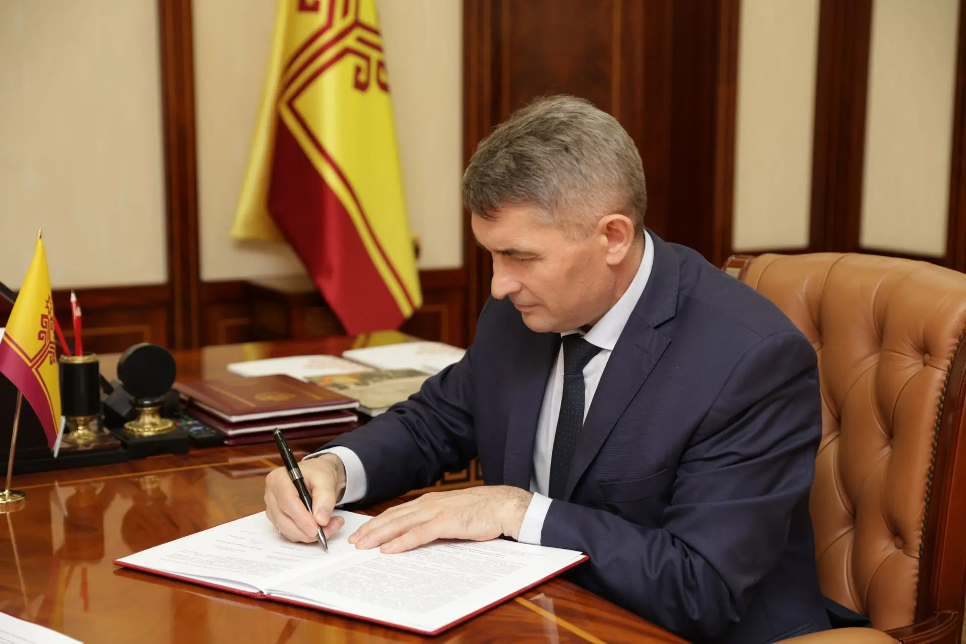 ✍️ Глава Чувашской Республики Олег Николаев подписал указ «О награждении государственными наградами 