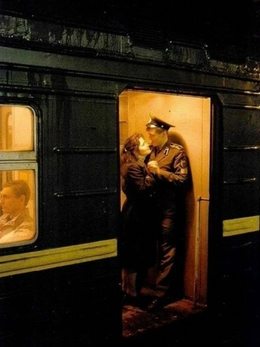 📷 «Свидание в тамбуре». Москва. СССР. 1980–е