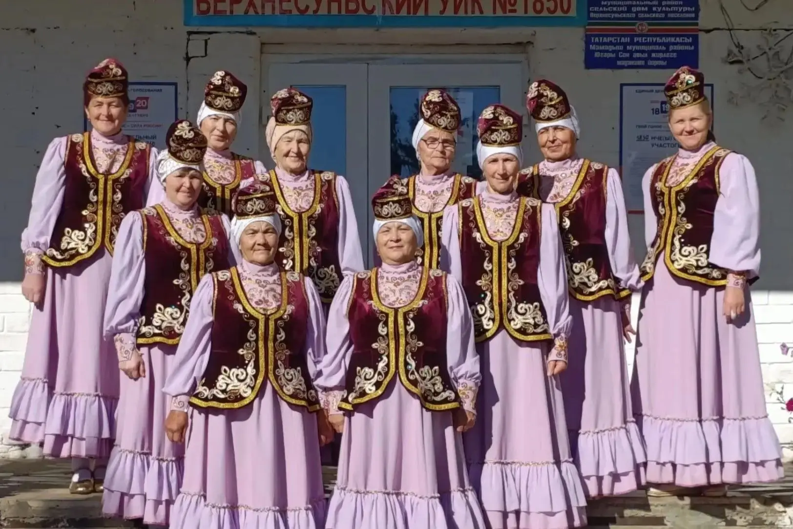 В Мамадышском районе фольклорно-этнографический ансамбль «Сон бизәкләре» проголосовал в...