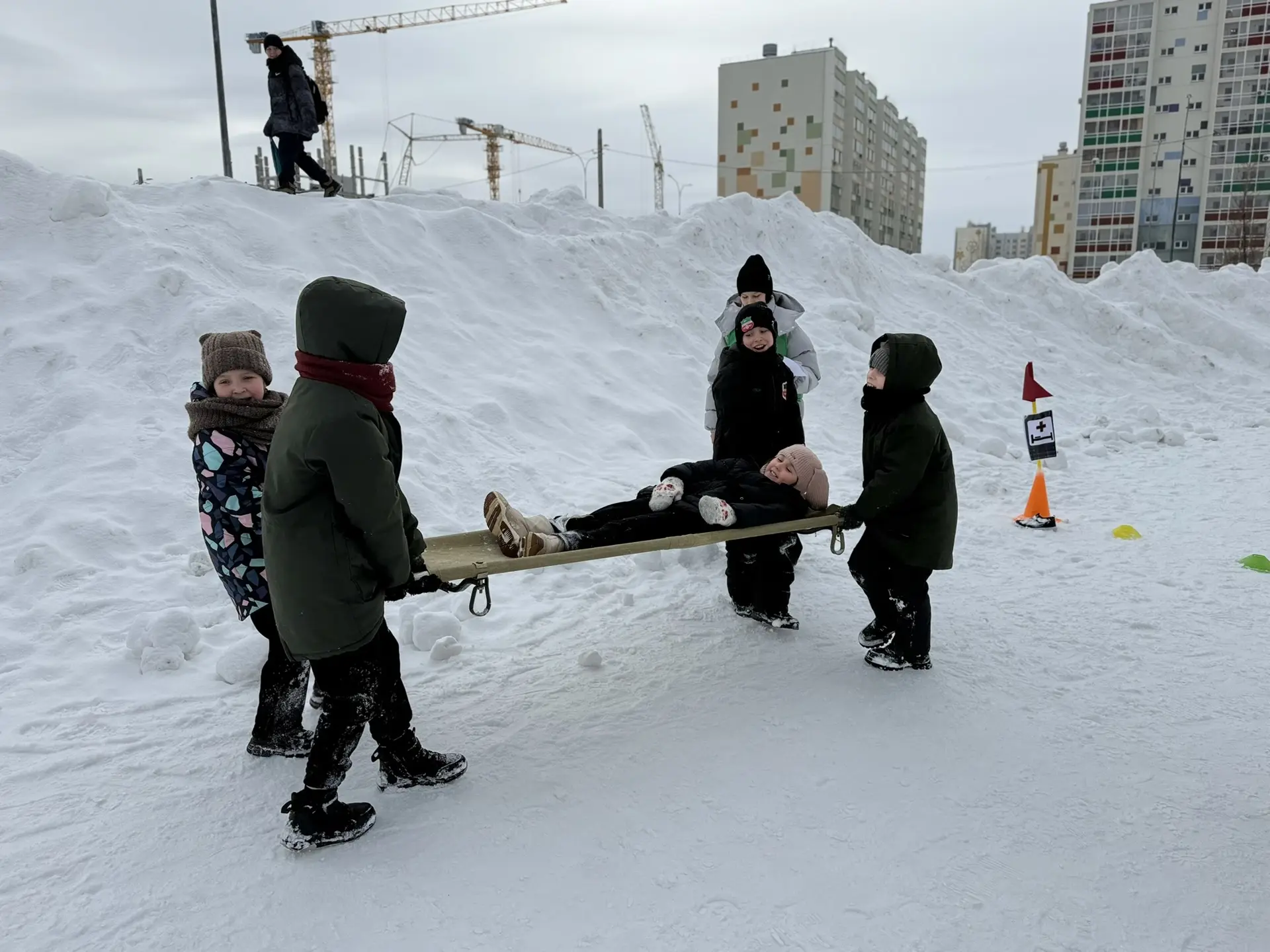 💥«Зарница-2026»: Снег, драйв и патриотизм!  🔹 Сегодня в нашей школе было жарко, несмотря на мороз! М
