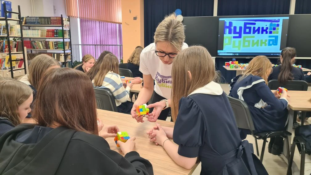 🧩 Итоги вчерашнего школьного мероприятия по сборке кубика Рубика для 5–6 классов  В нашей школе сост