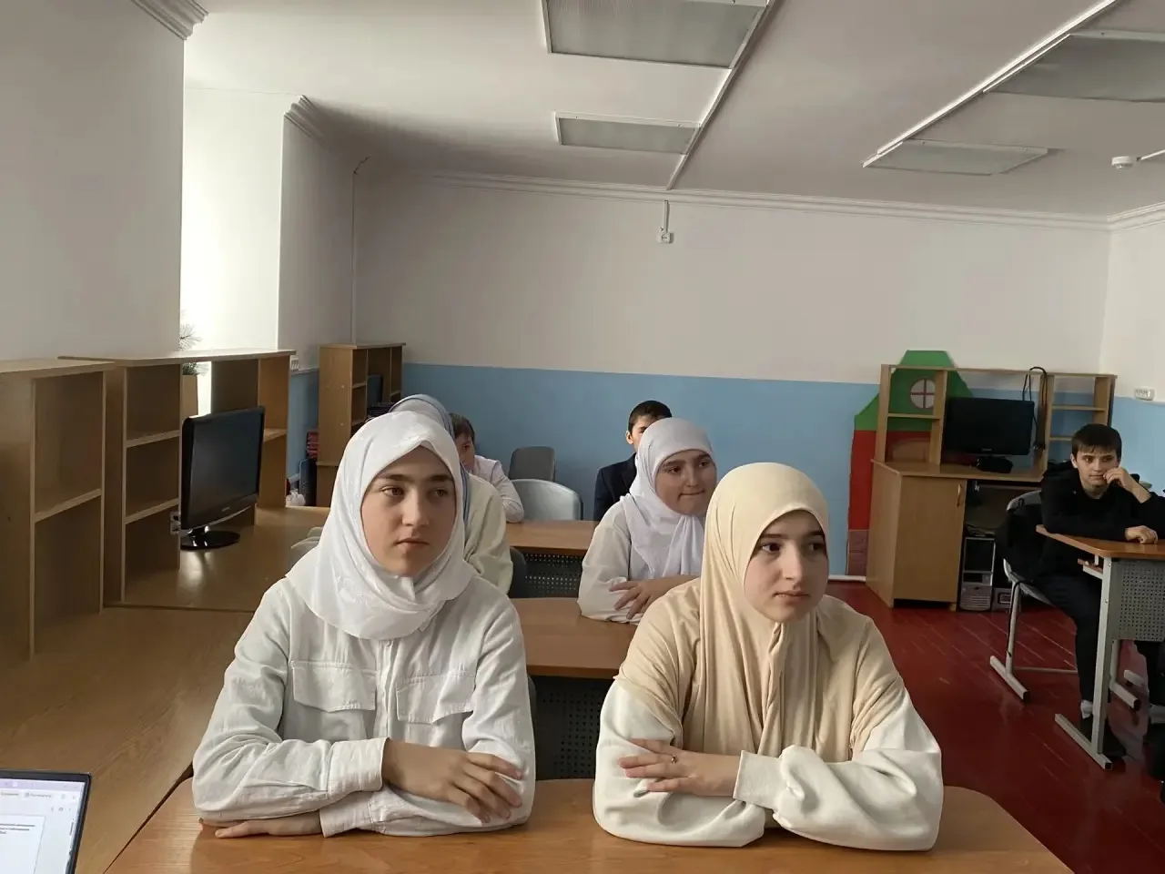 Классные часы на тему «Право ,ответственность и безопасность :что нужно знать каждому»