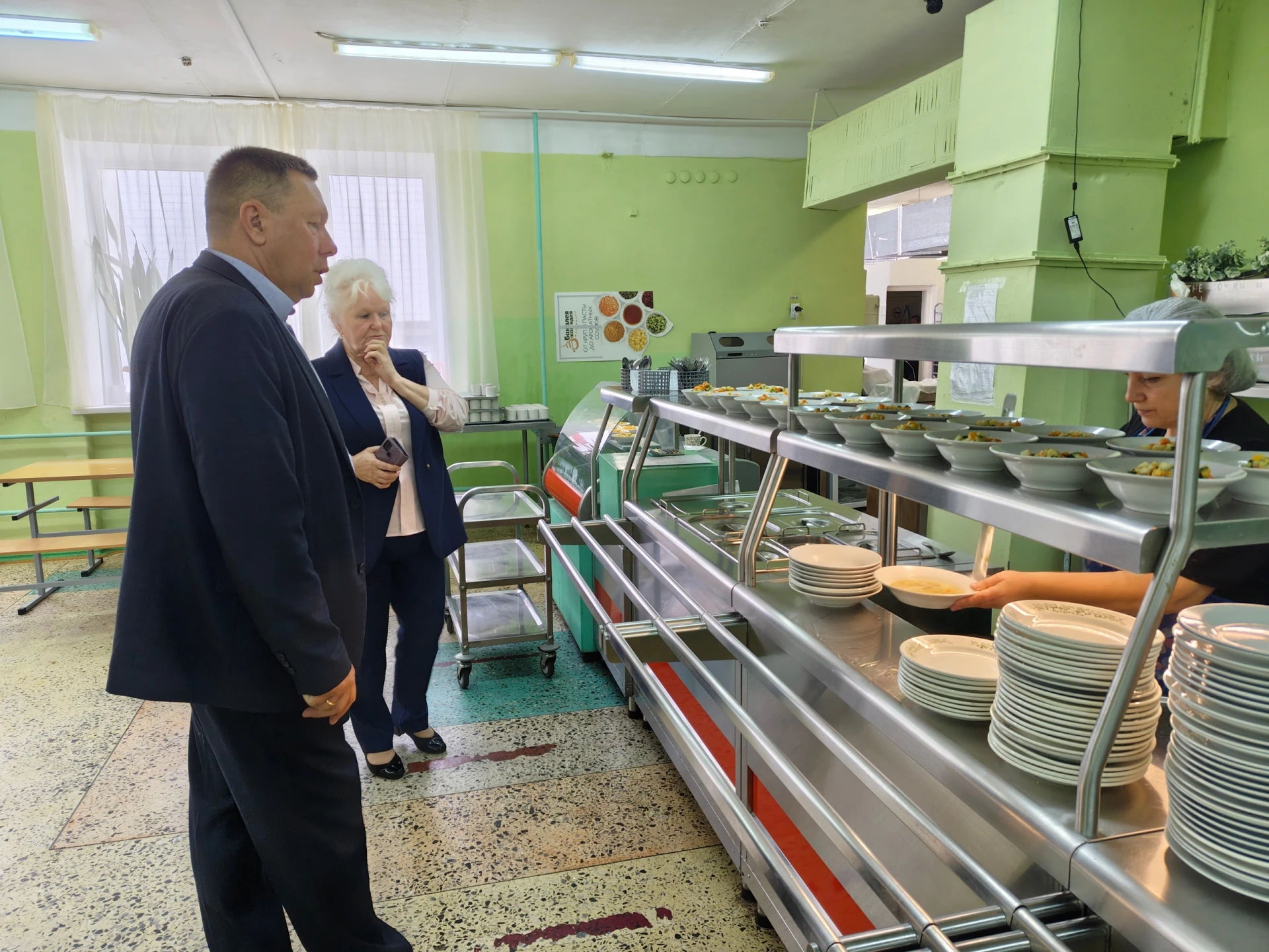 Депутаты областной Думы усилят контроль за школьным питанием по поручению губернатора С...
